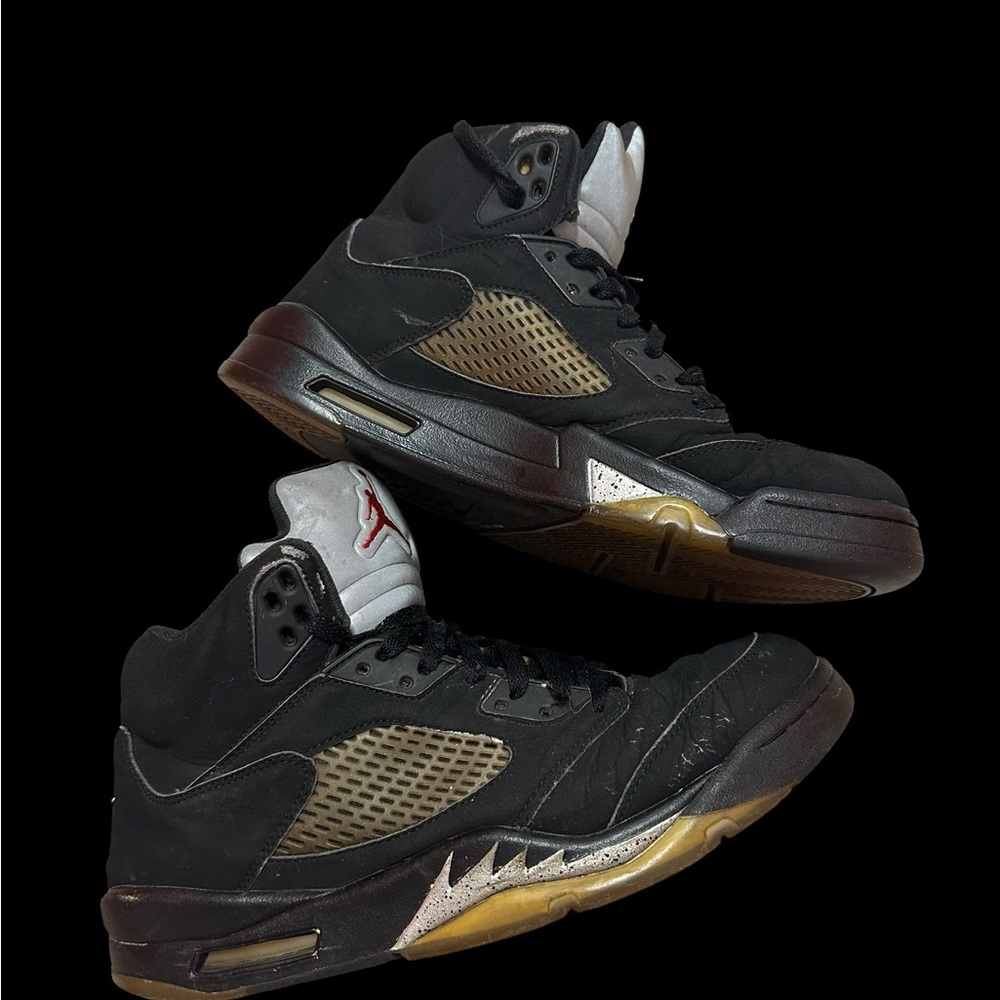 Air Jordan 5 Retro Black Metallic 2016
Size 11
Style: 845035-003
No insoles